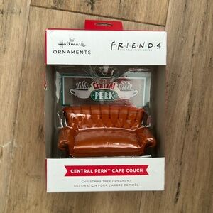 Iconic friends couch from central perk